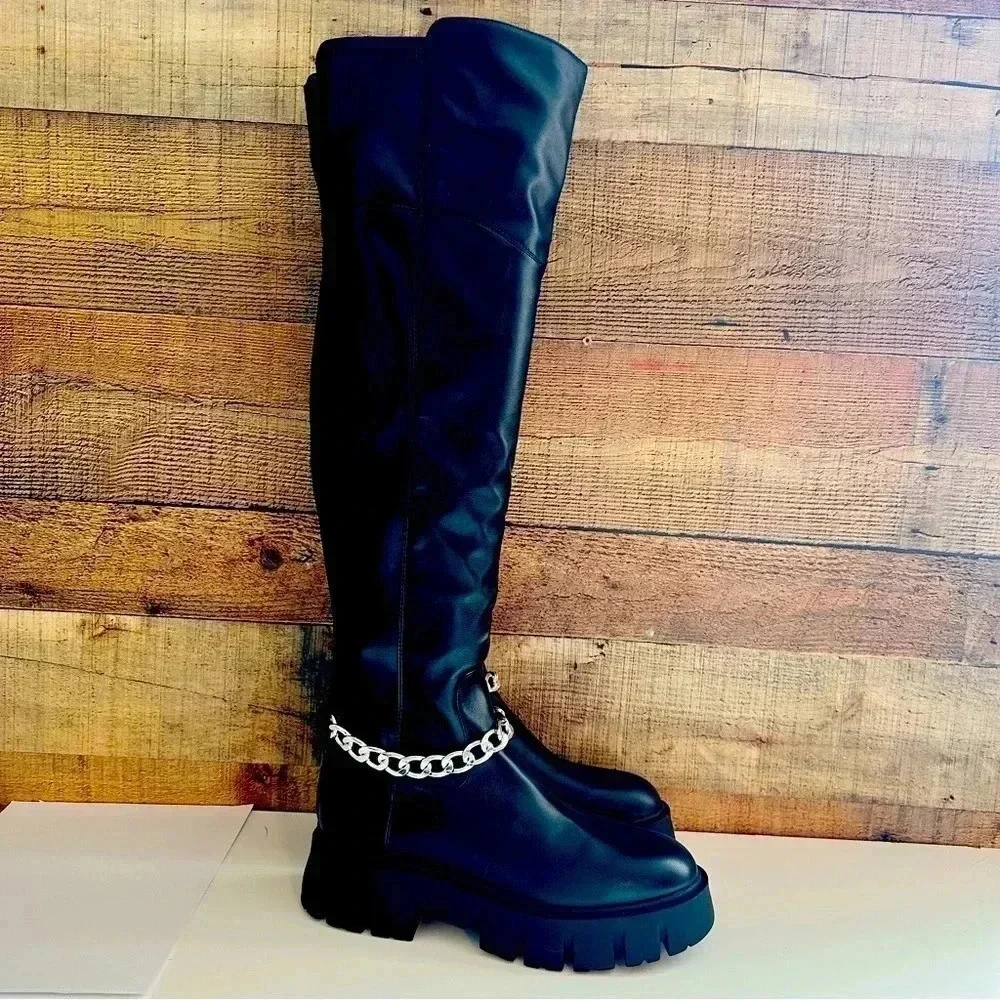 NWOT GBG Los Angeles Coen Knee High Platform Boots